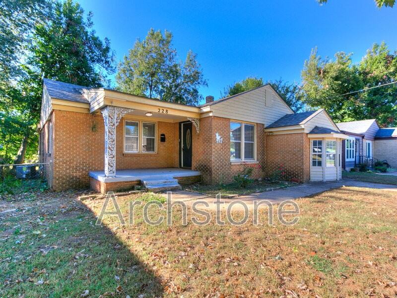 228 Sw 46th St - Photo 2 of 27