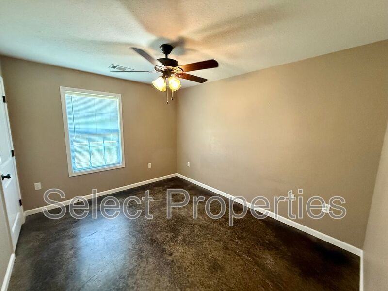 206 S Bernis St - Photo 6 of 12