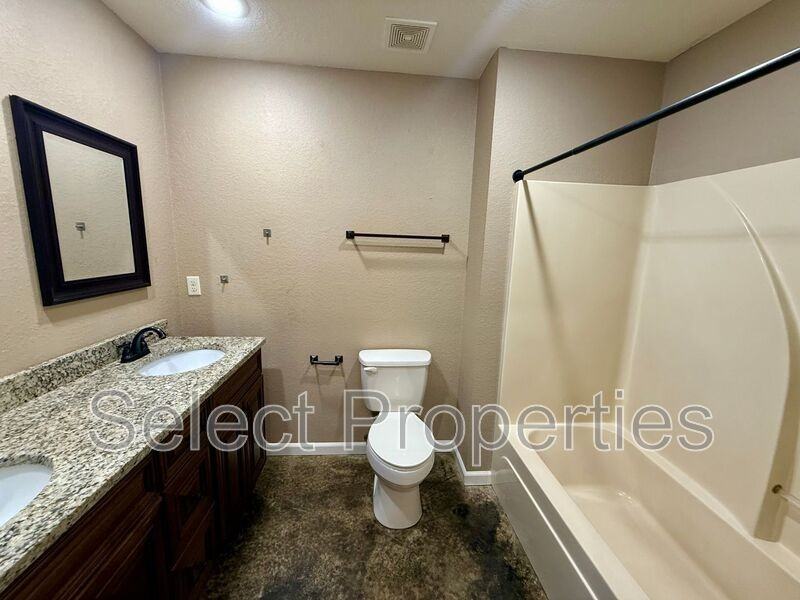 206 S Bernis St - Photo 7 of 12