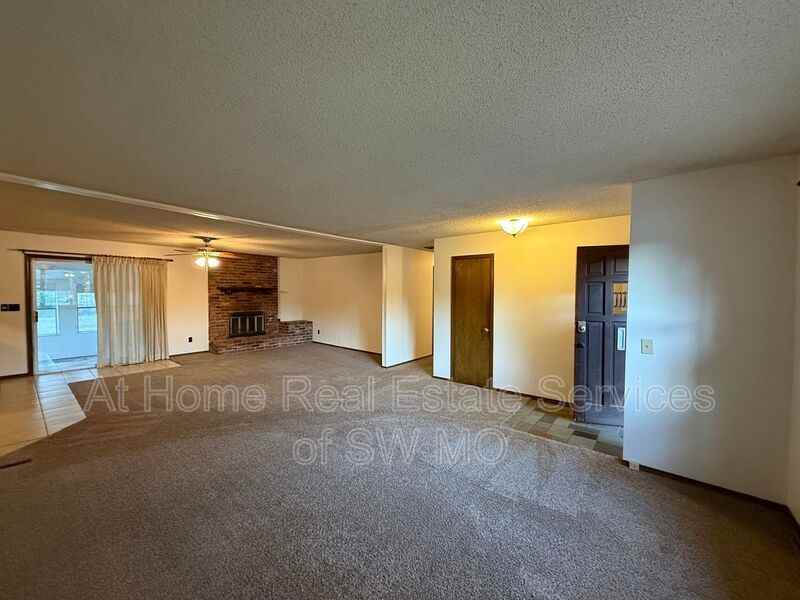 1217 E Sunset Ct - Photo 2 of 15