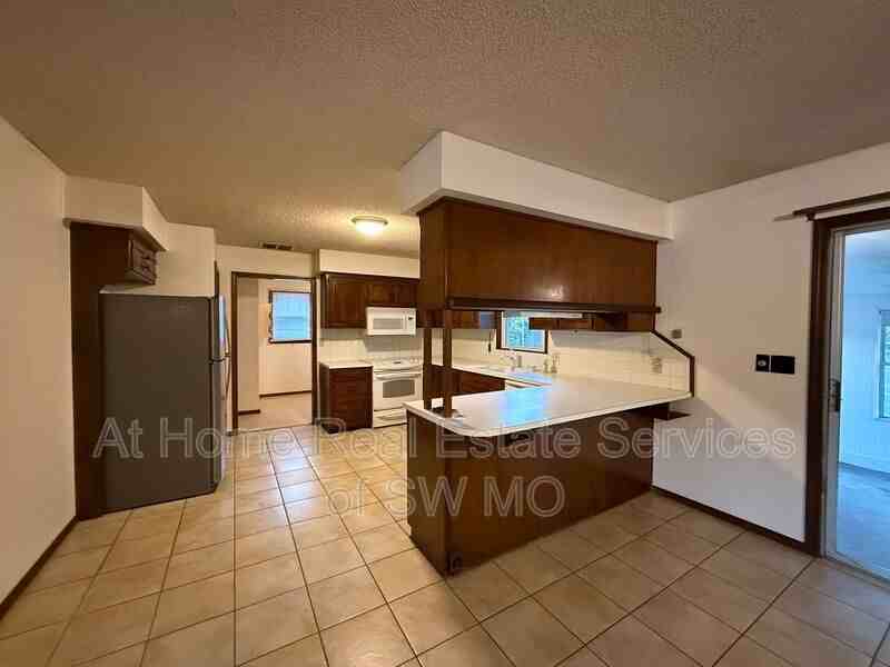 1217 E Sunset Ct - Photo 4 of 15