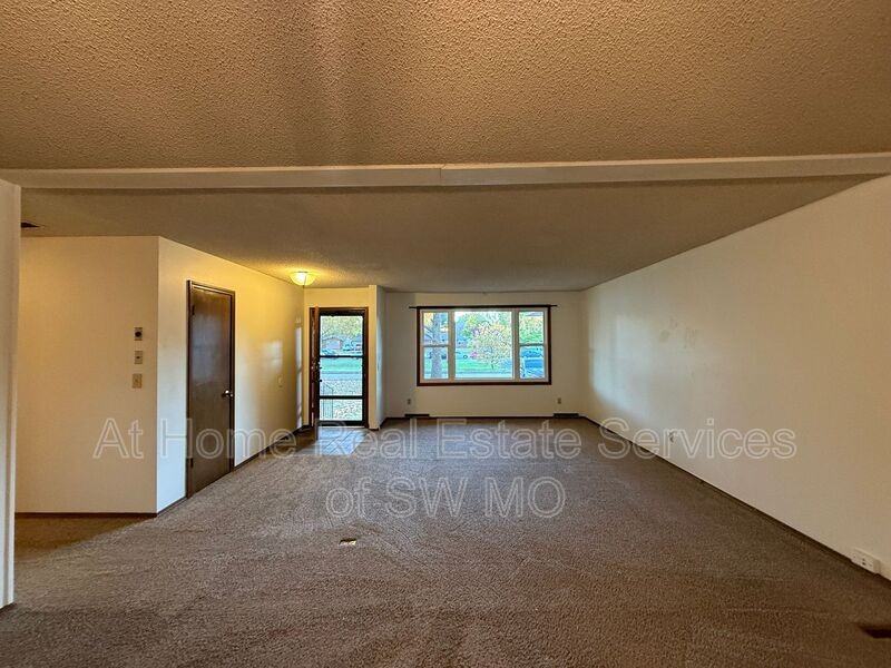 1217 E Sunset Ct - Photo 5 of 15