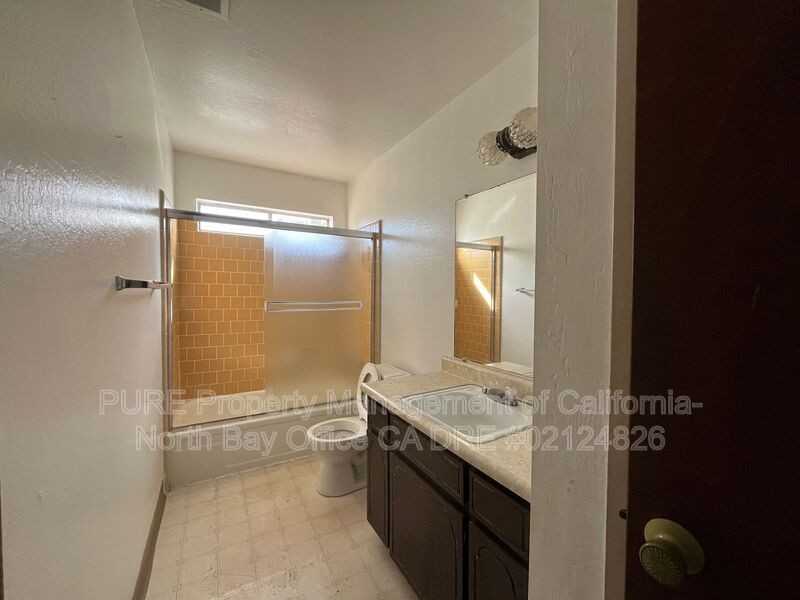 2000 S Dora St #4 - Photo 3 of 9