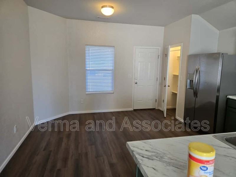 1144 S Jaybird Ln - Photo 2 of 17