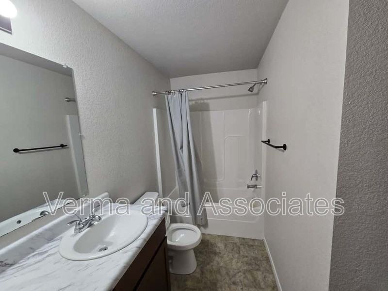 1144 S Jaybird Ln - Photo 3 of 17