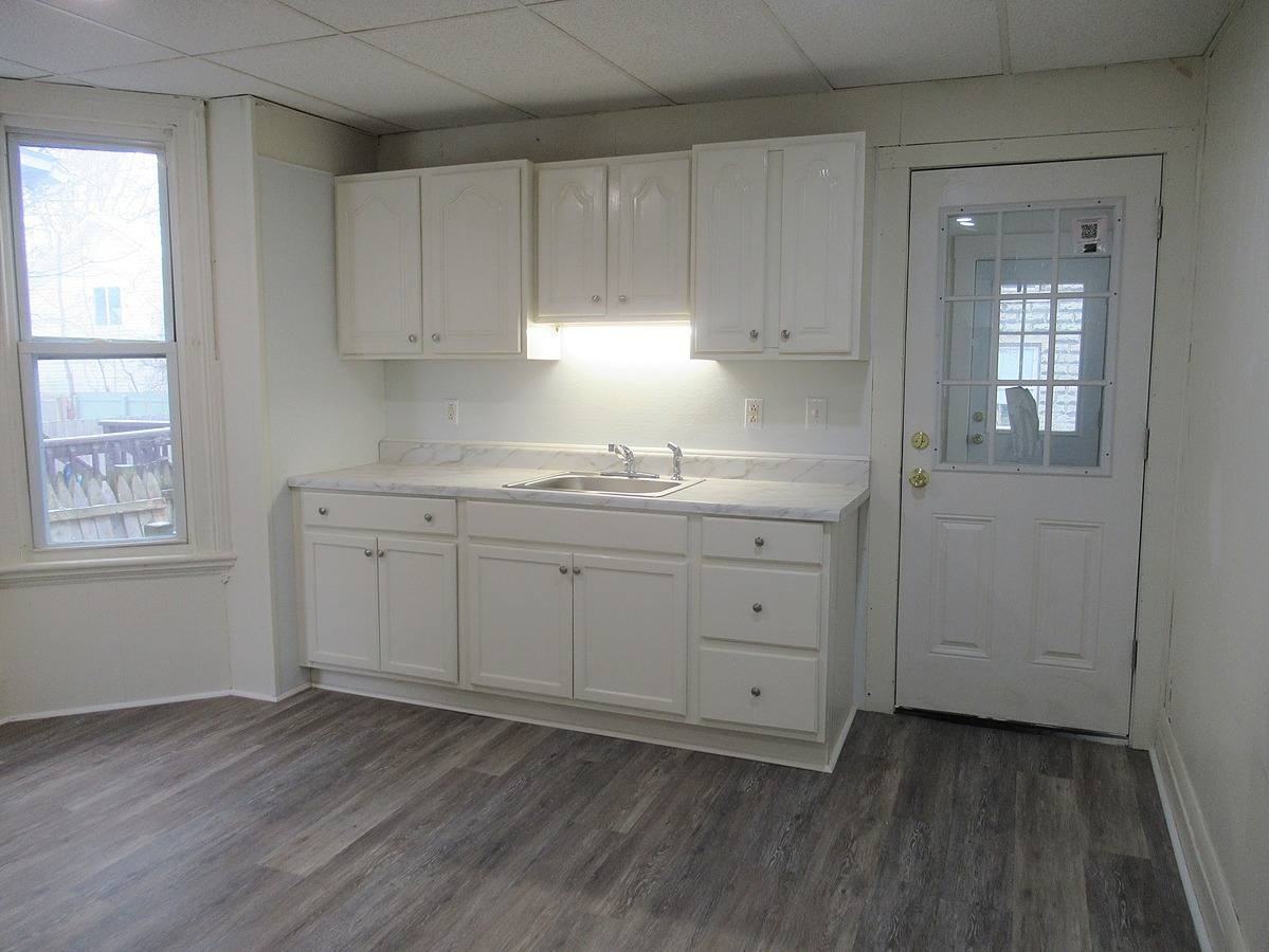 77 Franklin St - Photo 5 of 15