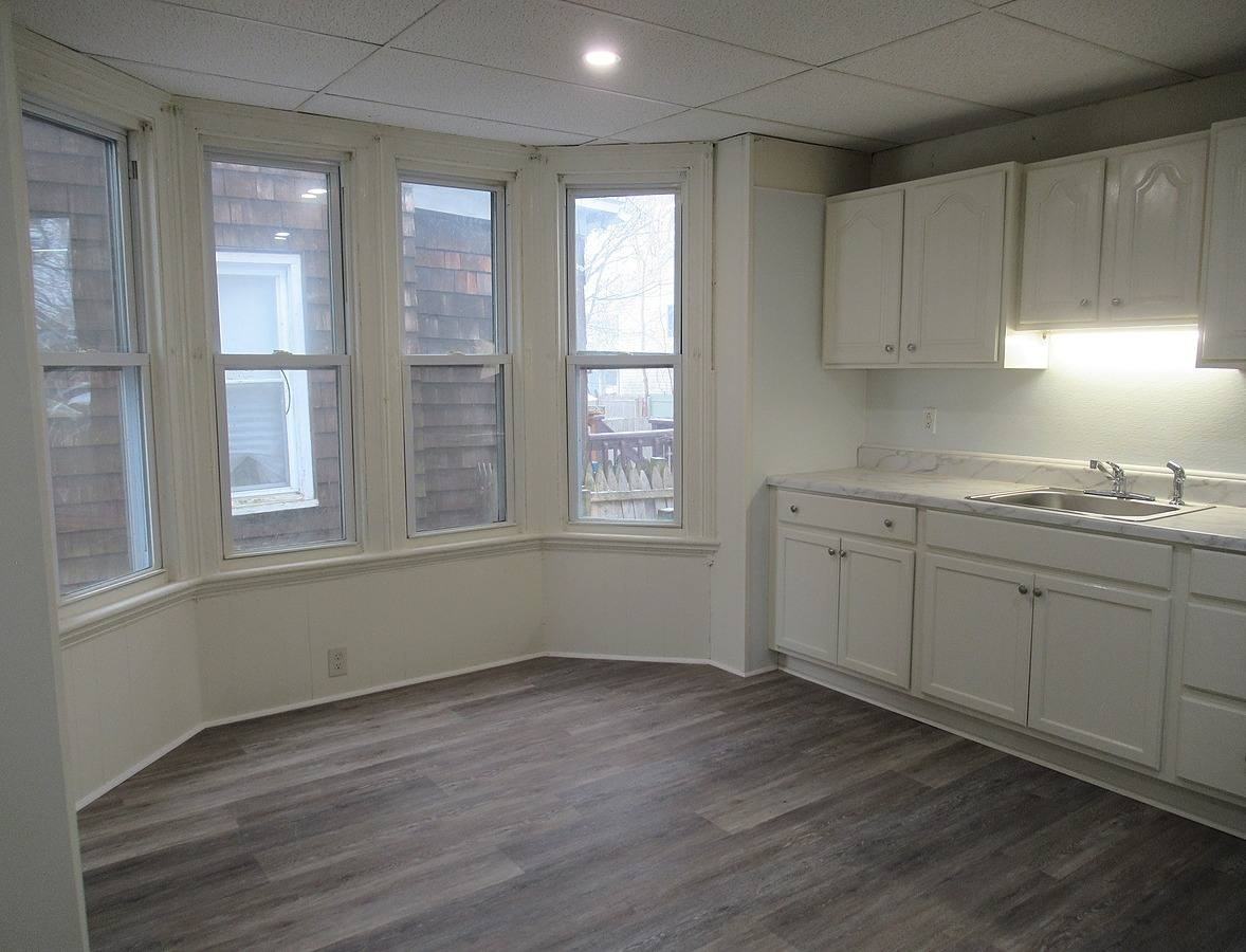 77 Franklin St - Photo 6 of 15