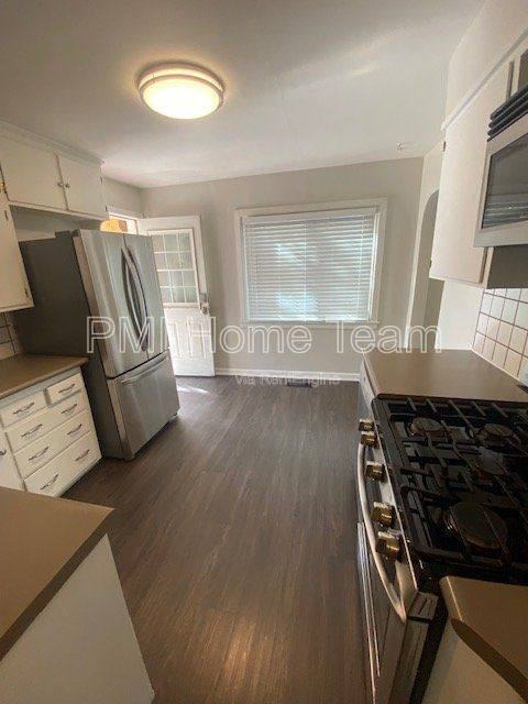 330 E 100 N - Photo 2 of 10