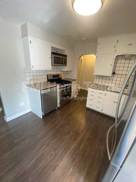 330 E 100 N - Photo 3 of 10