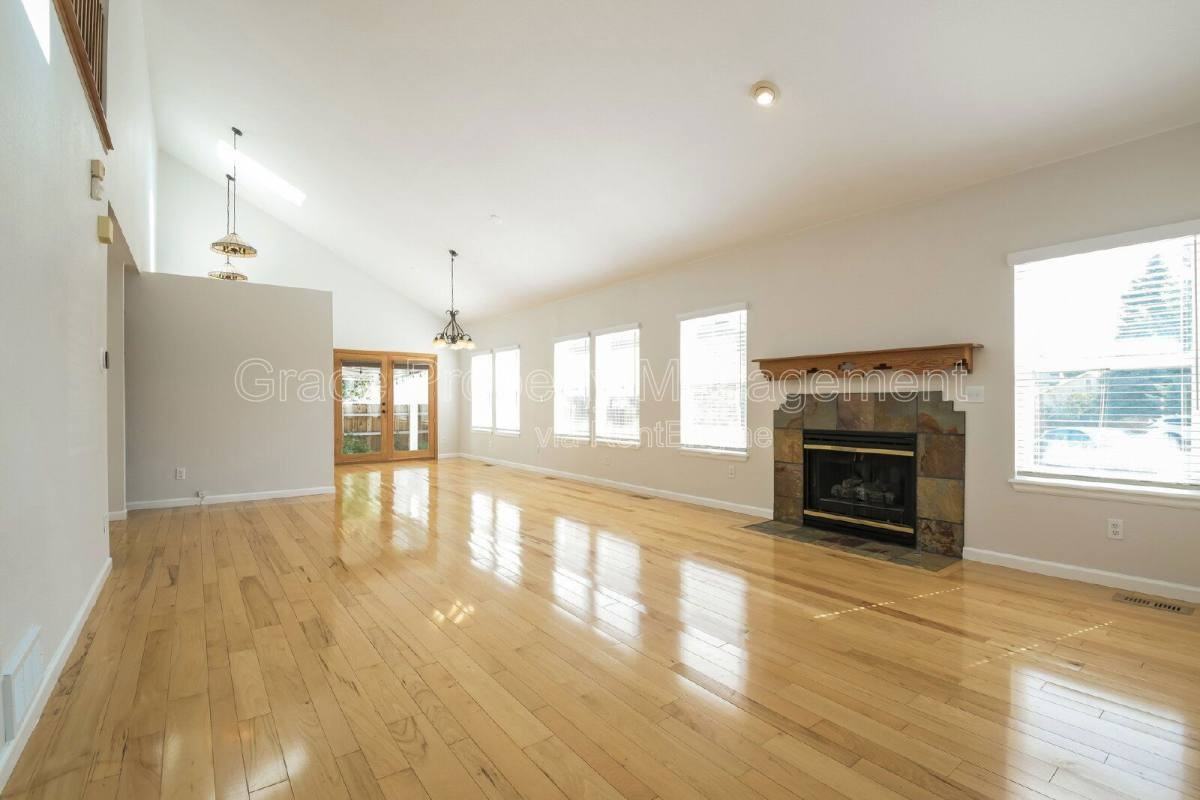 10571 W 83rd Pl - Photo 3 of 10