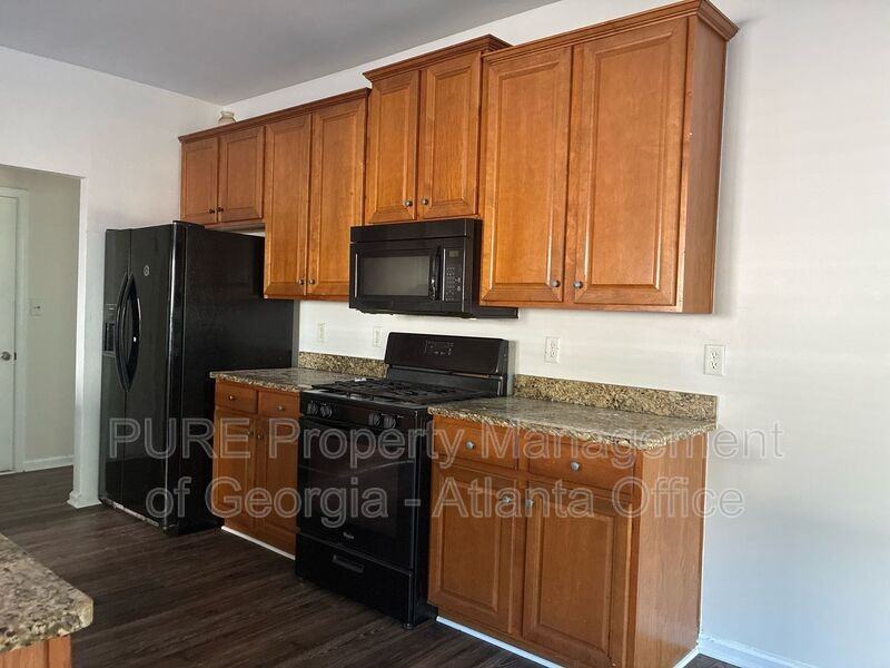 1424 Saphire Dr - Photo 6 of 30