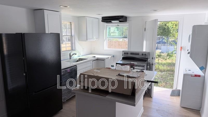 2617 Sam Wilson St - Photo 3 of 10