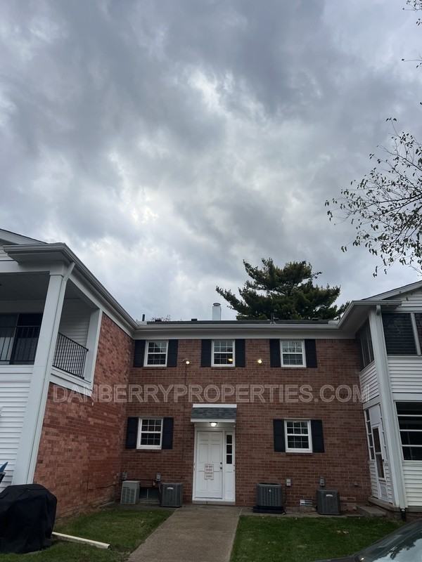 4126 Newcastle Dr - Photo 2 of 16