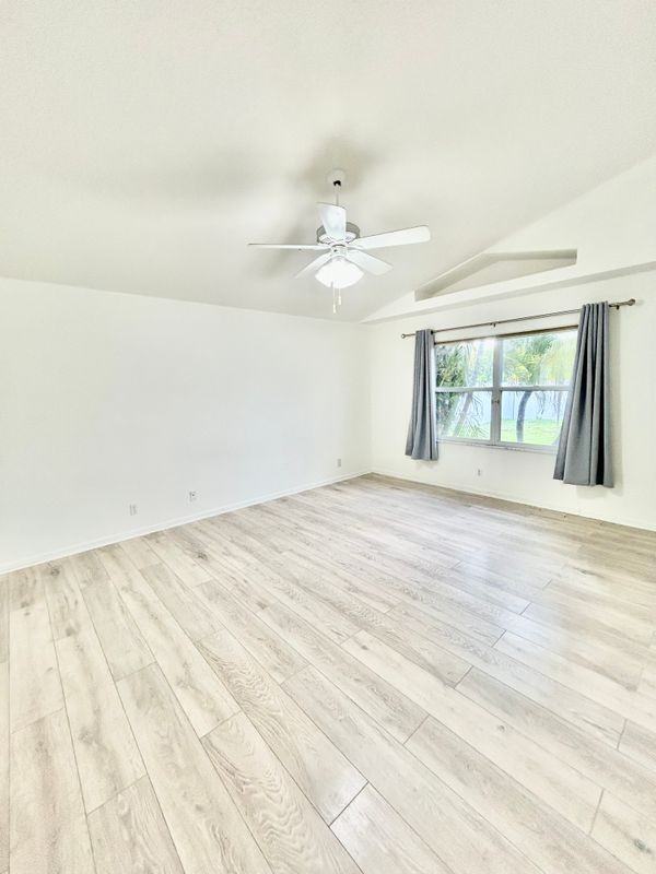 7818 Stirling Bridge Blvd S - Photo 5 of 9