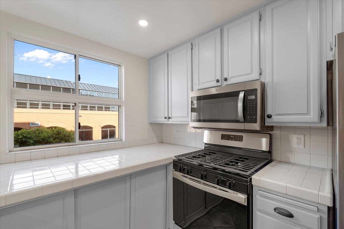 235 Main St ##121 - Photo 5 of 32