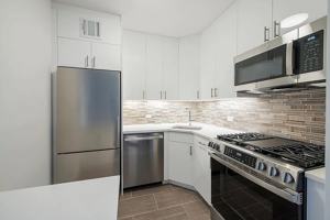 featured image of 300 E 40th St