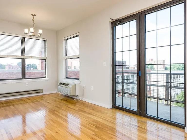 44 Sherman Ave - Photo 2 of 12