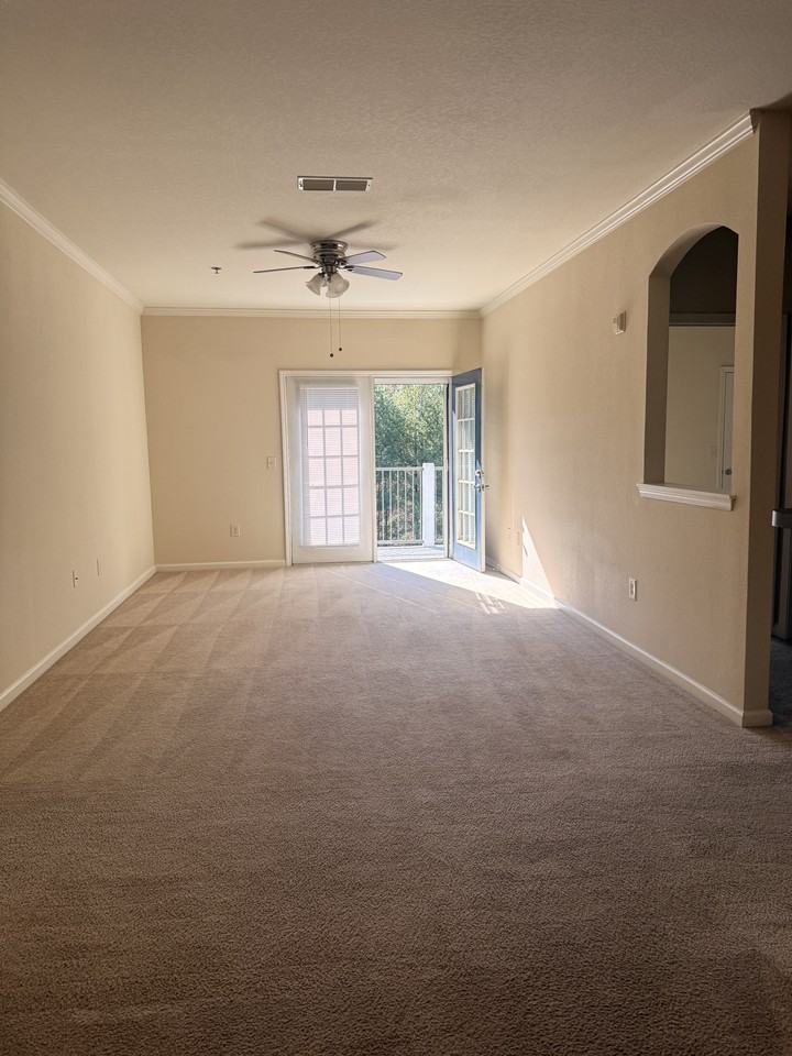 100 Vista Lake Dr #206 - Photo 2 of 12