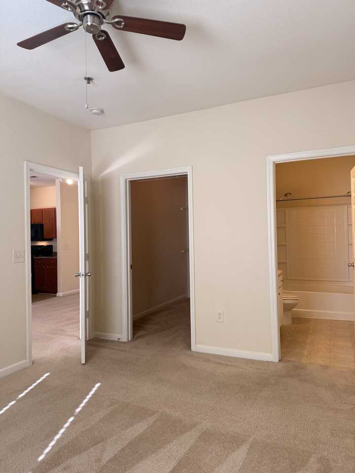 100 Vista Lake Dr #206 - Photo 6 of 12