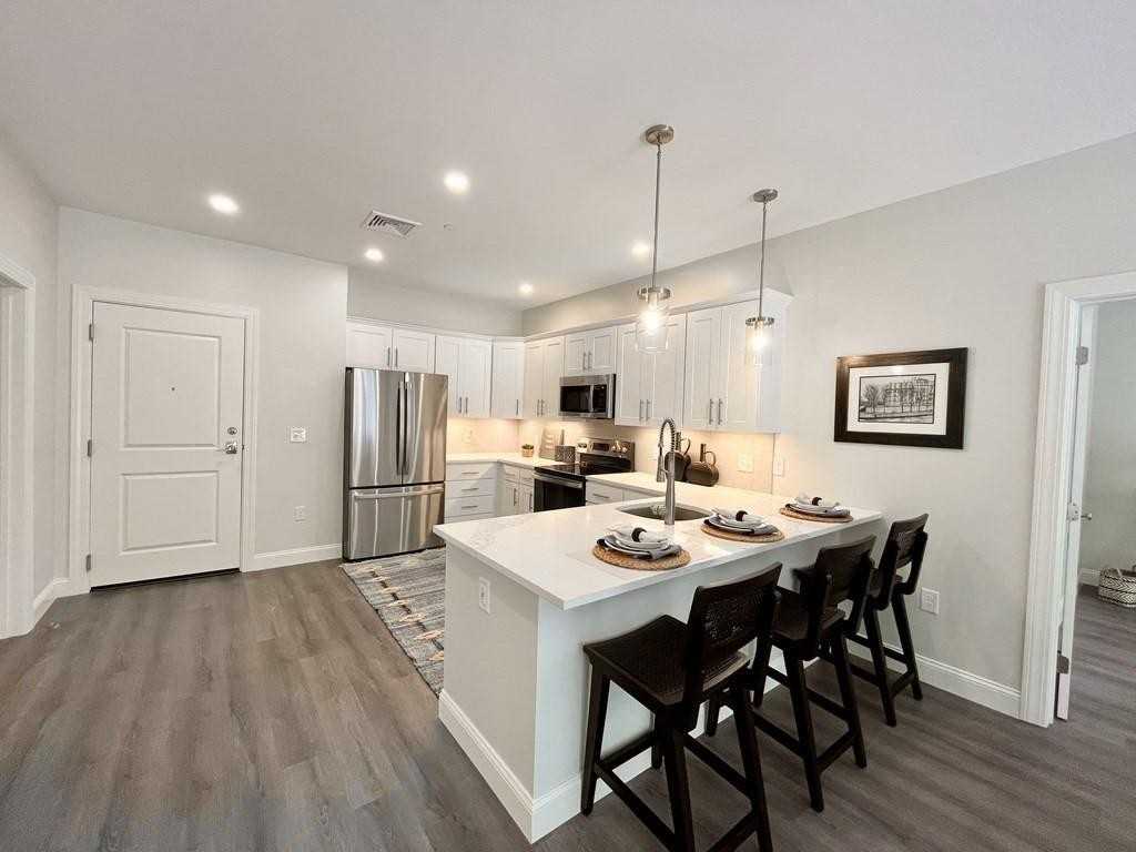 3206 Briarwood Vlg - Photo 3 of 16