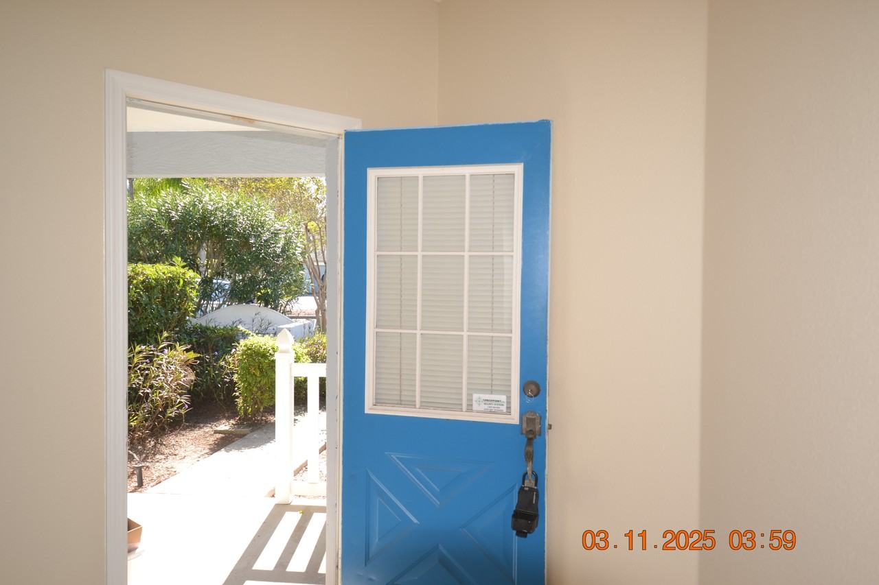 204 Hemingway Dr - Photo 3 of 37