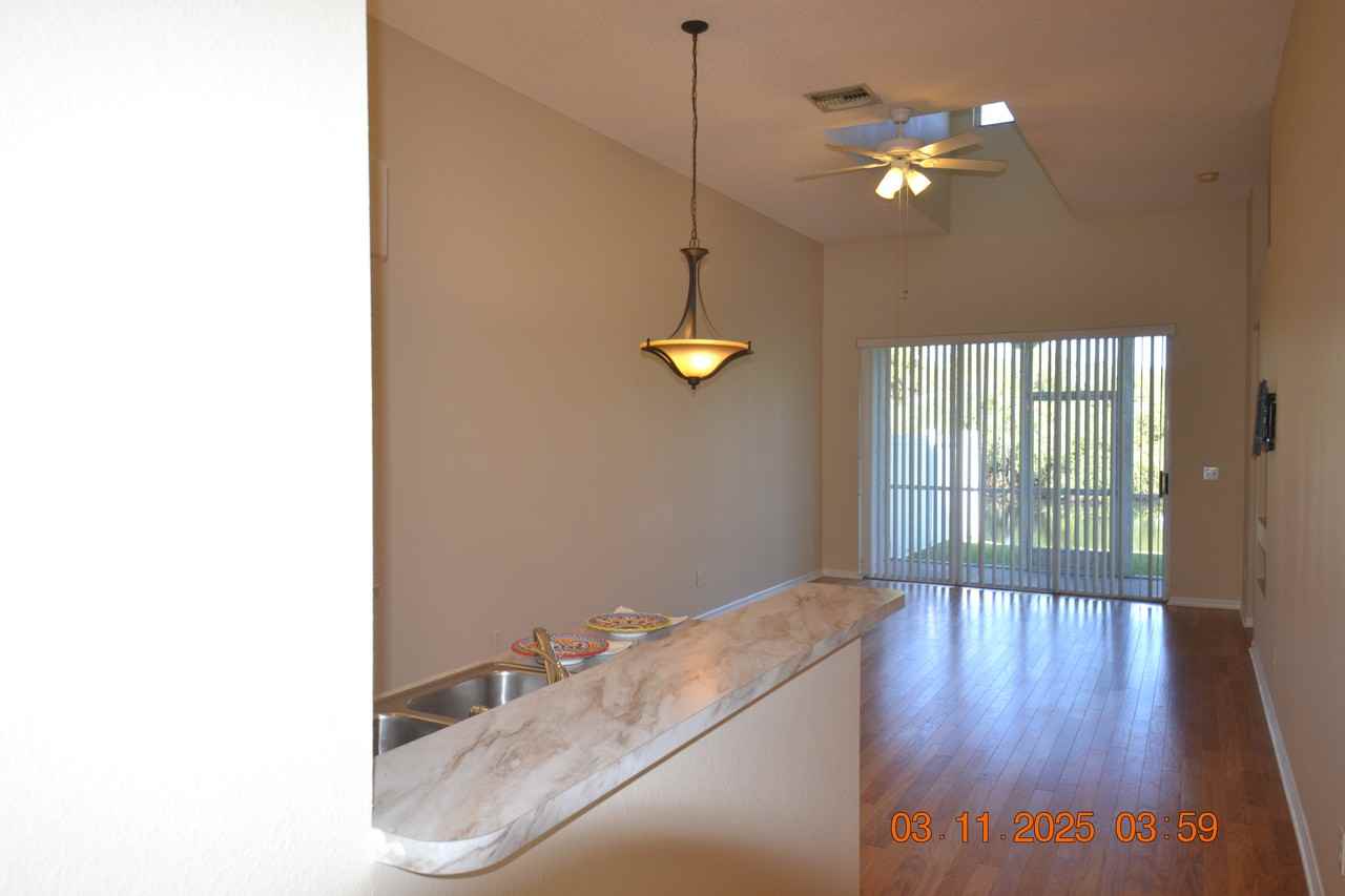 204 Hemingway Dr - Photo 6 of 37