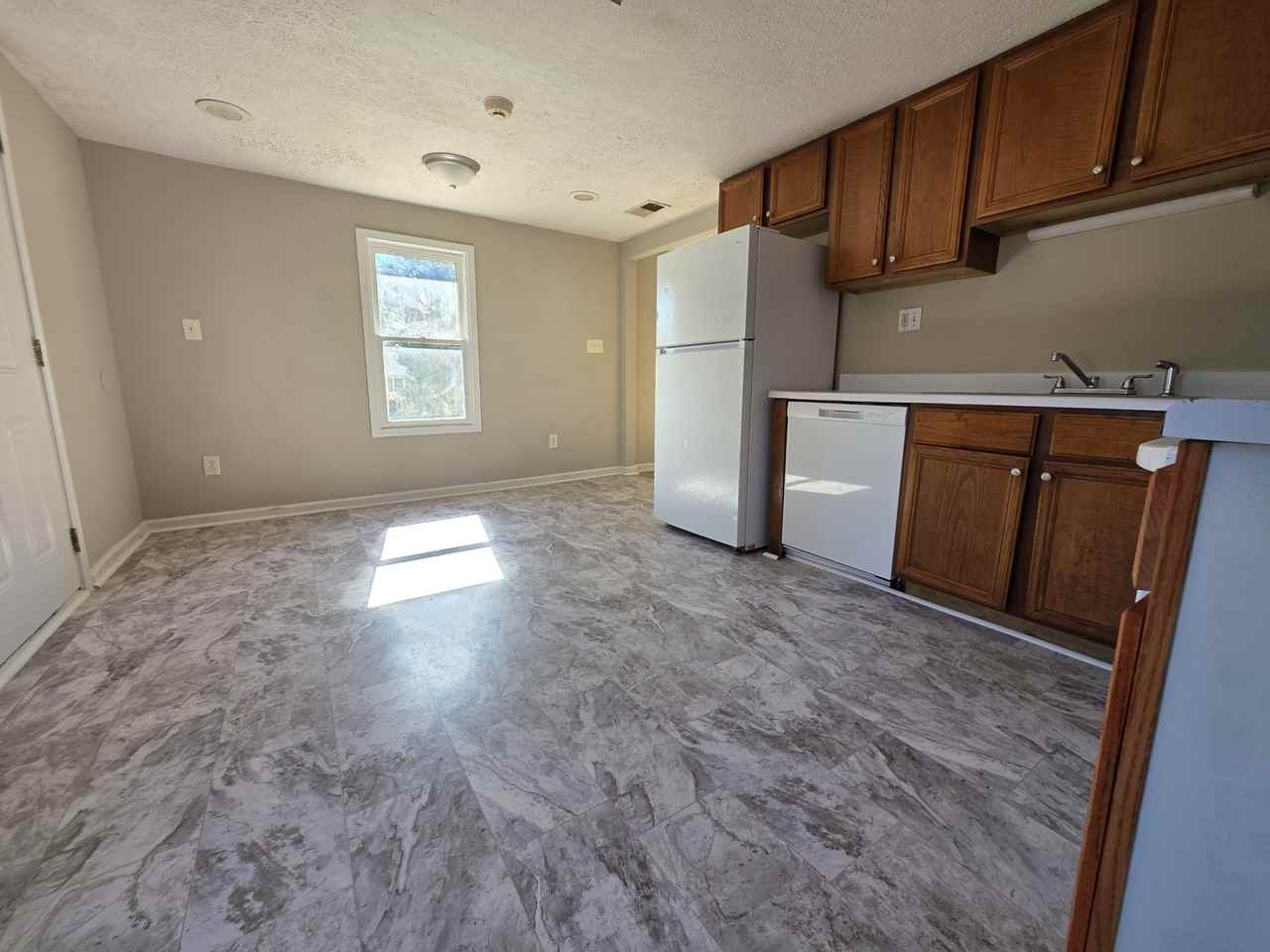 531 Old Stone Rd - Photo 5 of 19