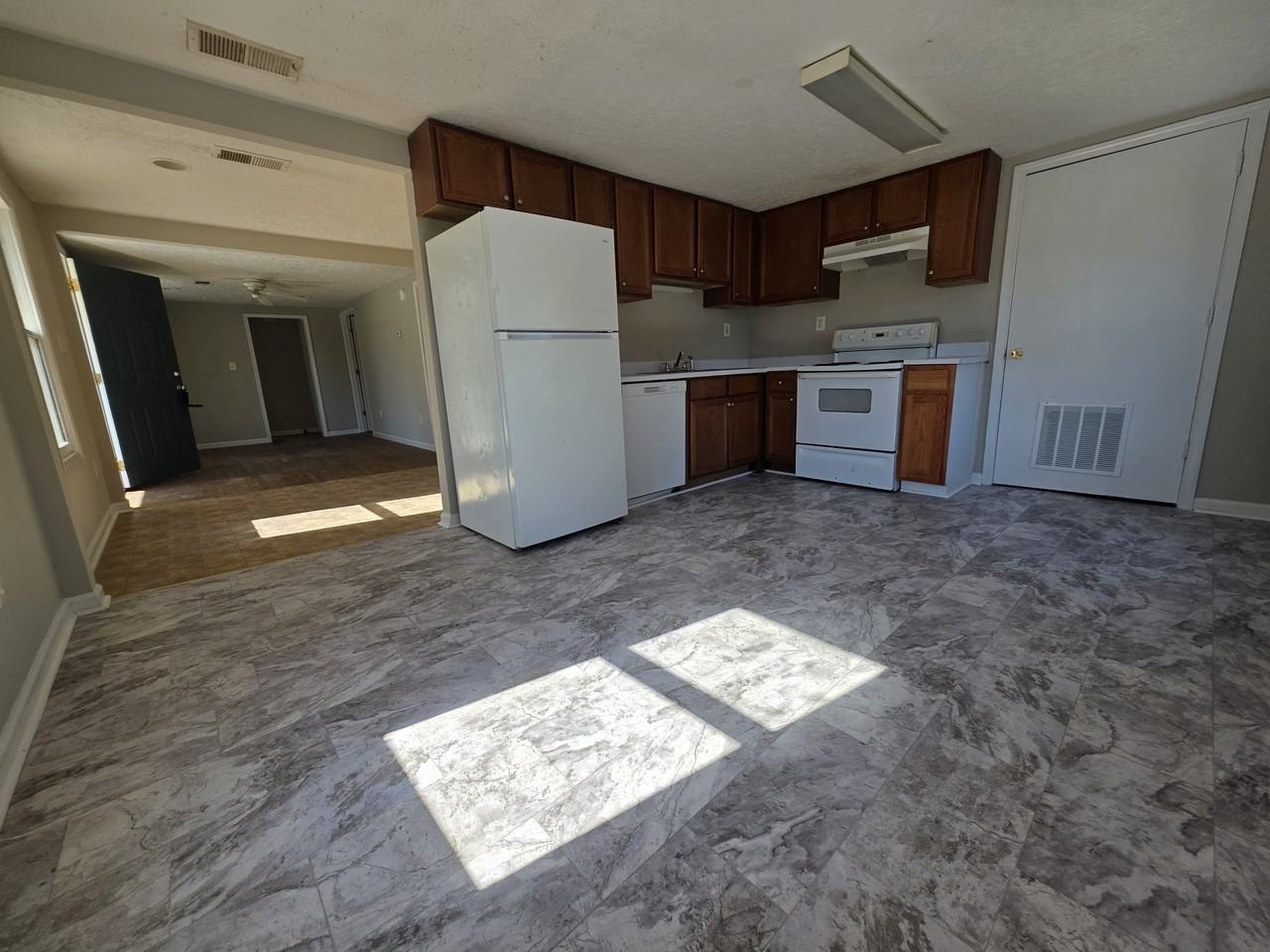 531 Old Stone Rd - Photo 7 of 18