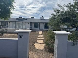 925 N Ellsworth Rd - Photo 2 of 32