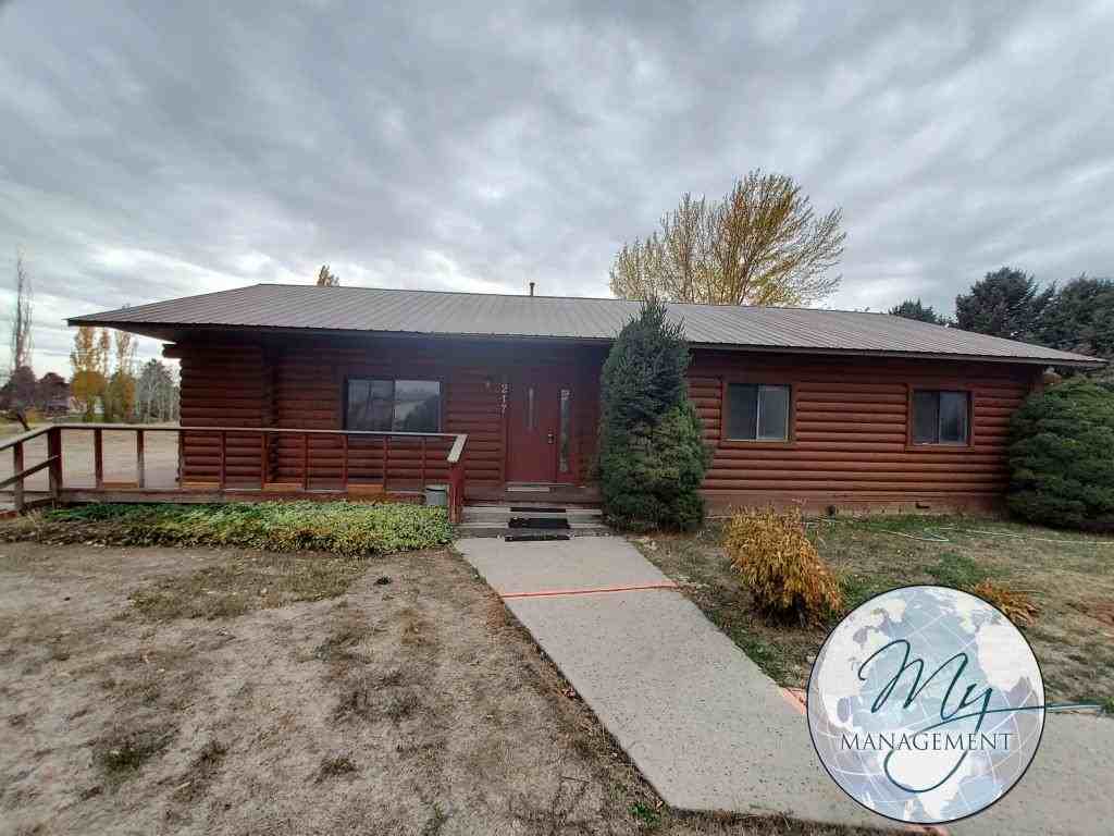 217 Sage Rd W - Photo 2 of 28