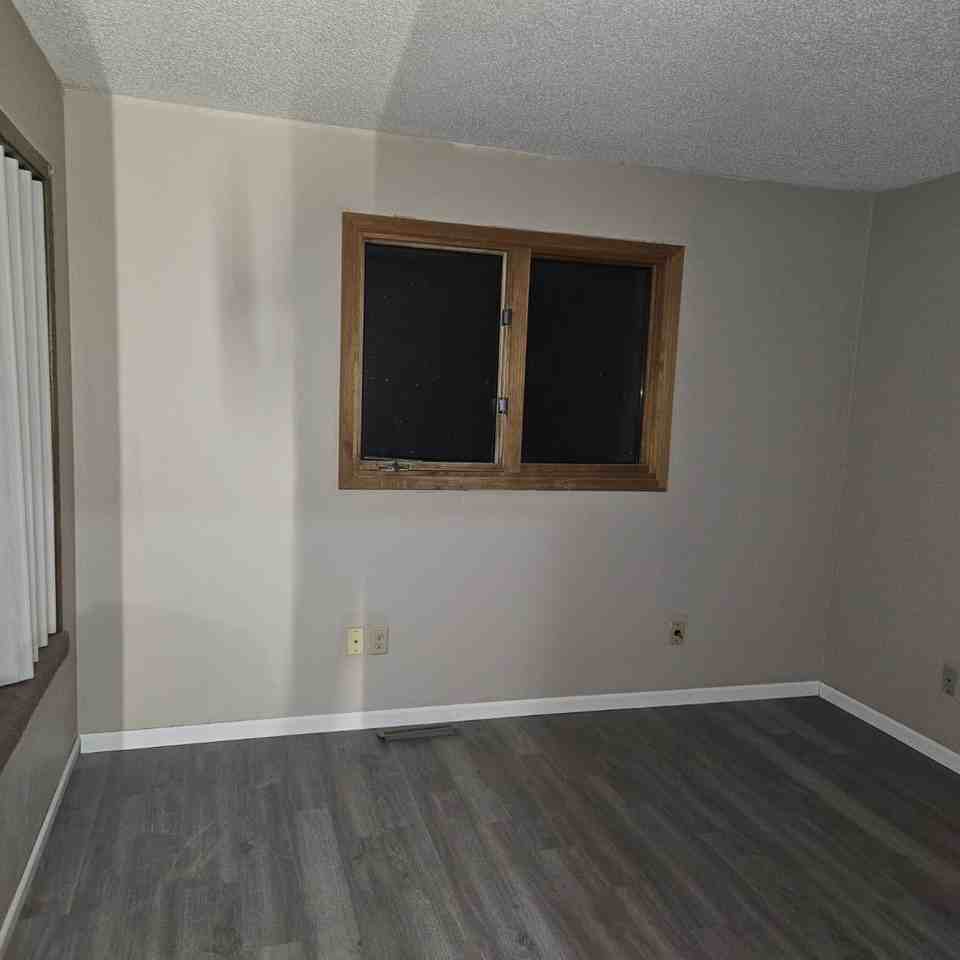 14355 Hemlock Ct S - Photo 7 of 16