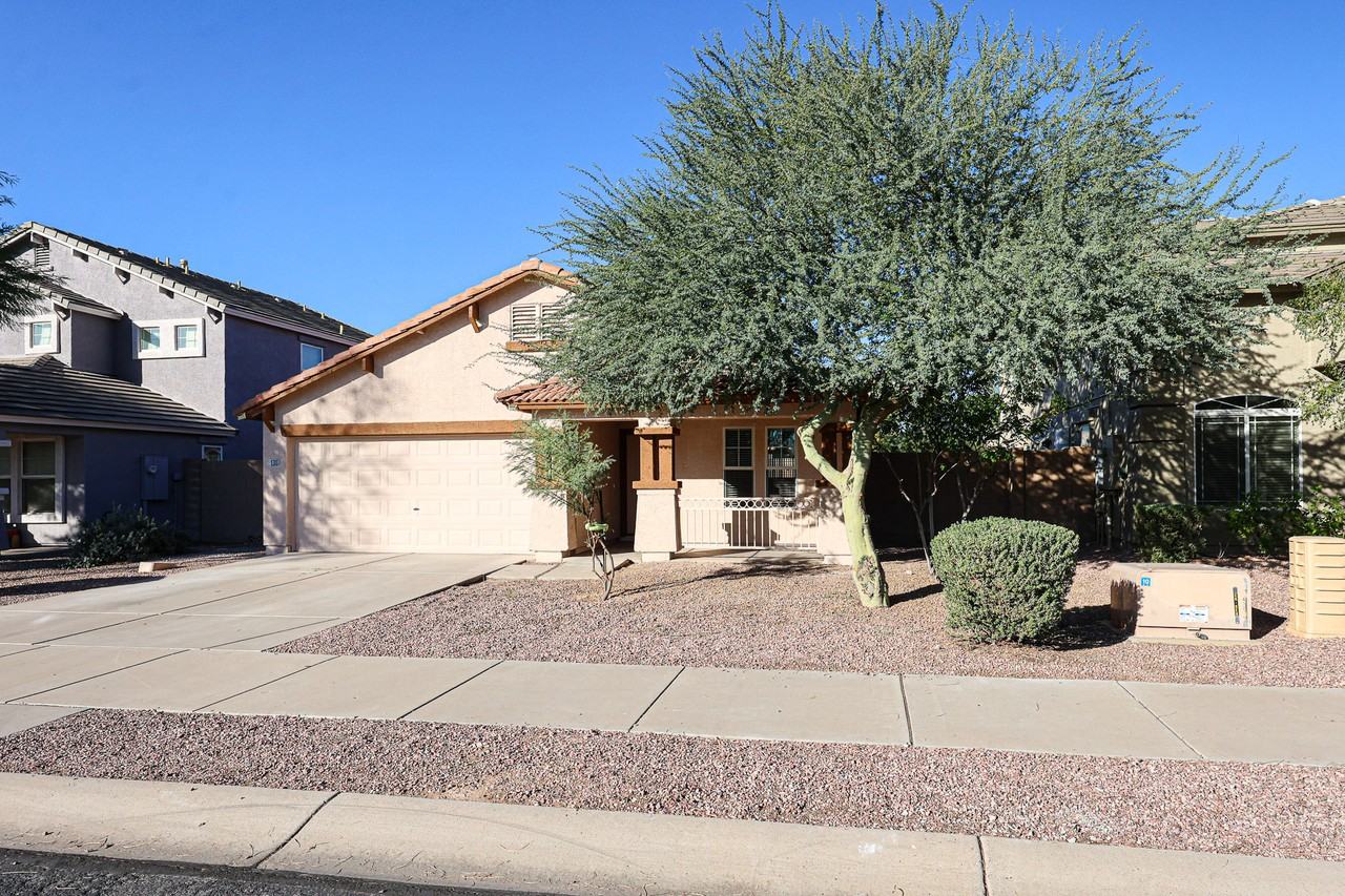 138 N 153rd Ave - Photo 2 of 26