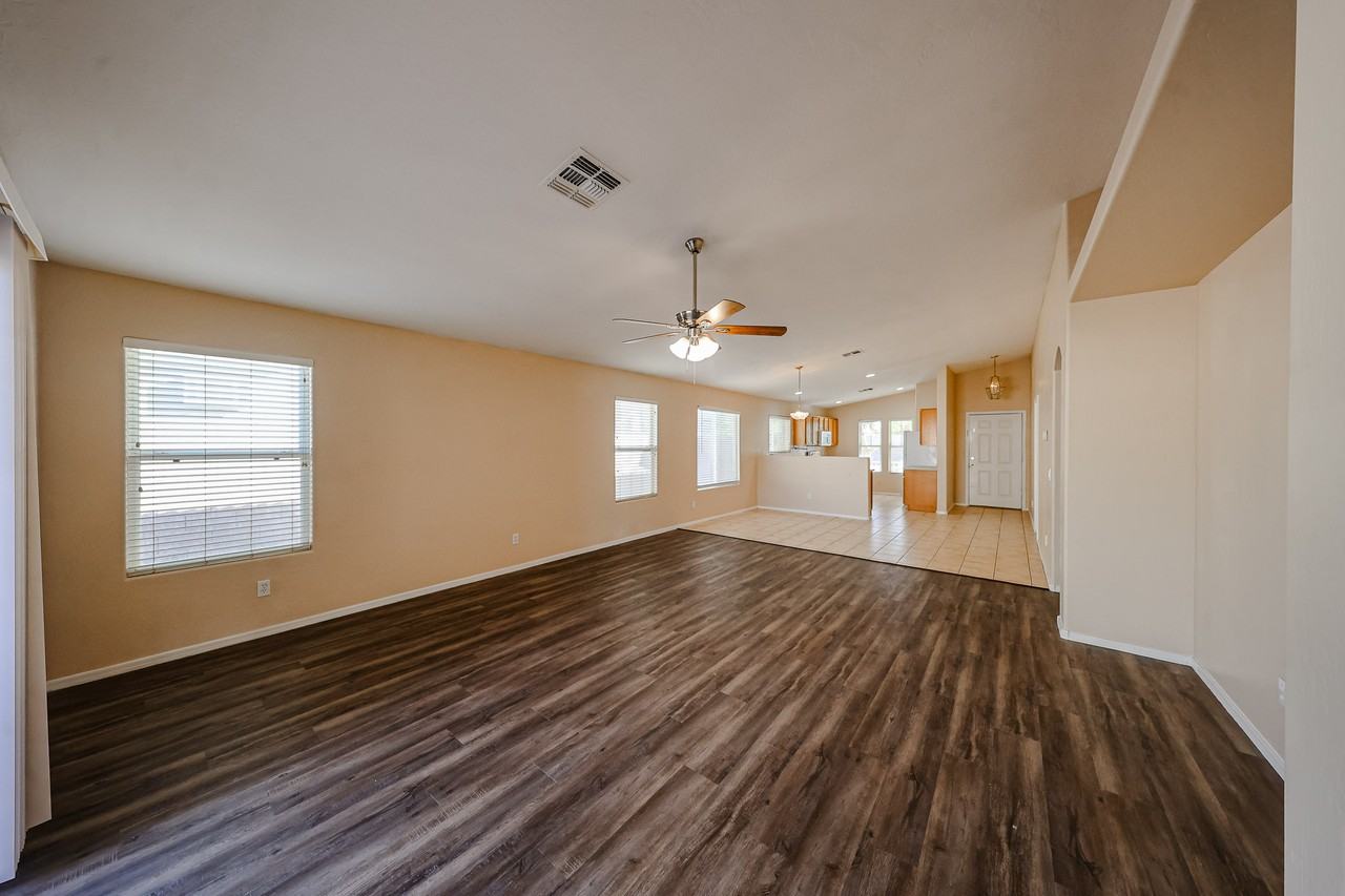 138 N 153rd Ave - Photo 4 of 26