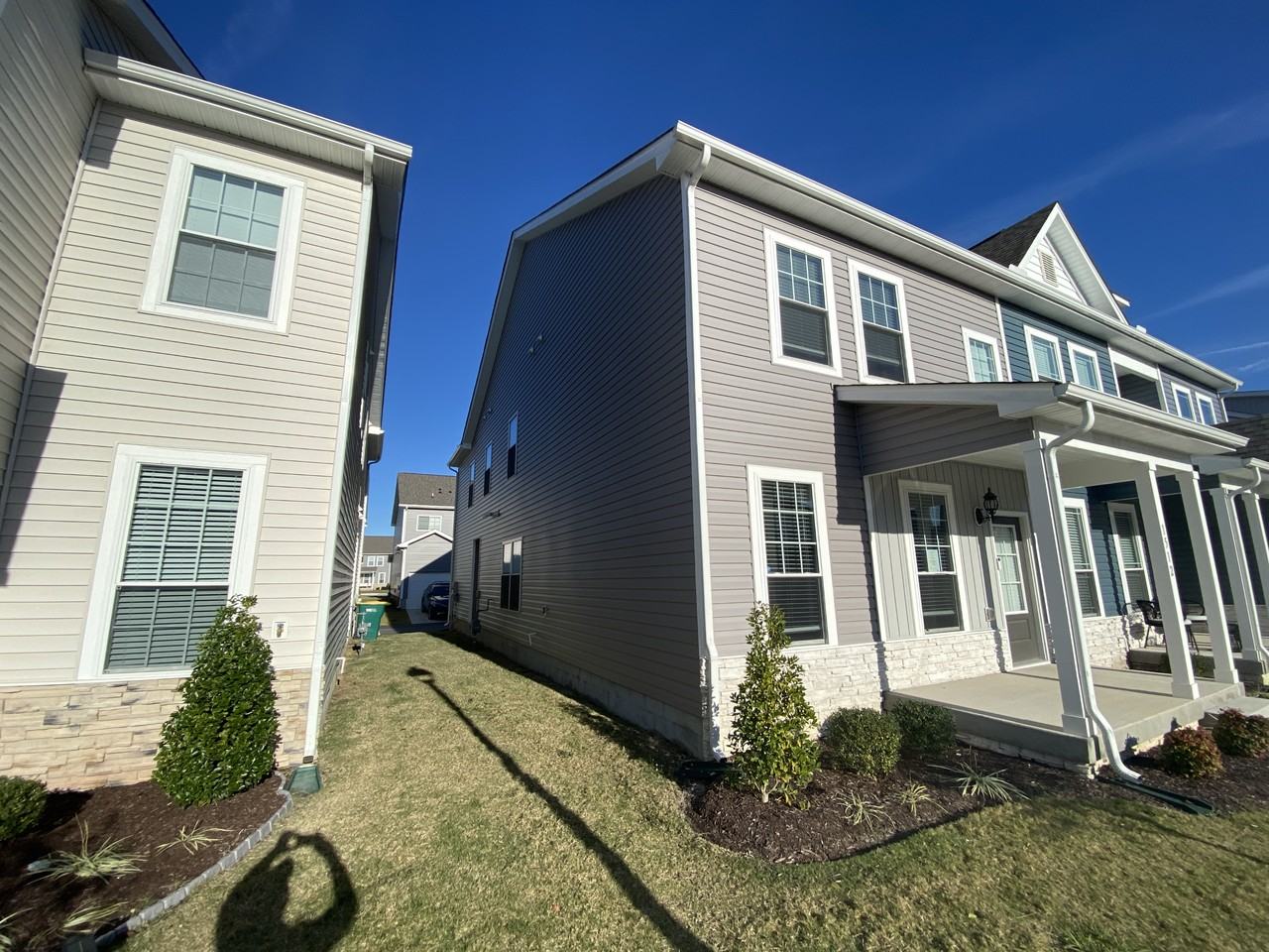 1512 Auckland Ct - Photo 3 of 43