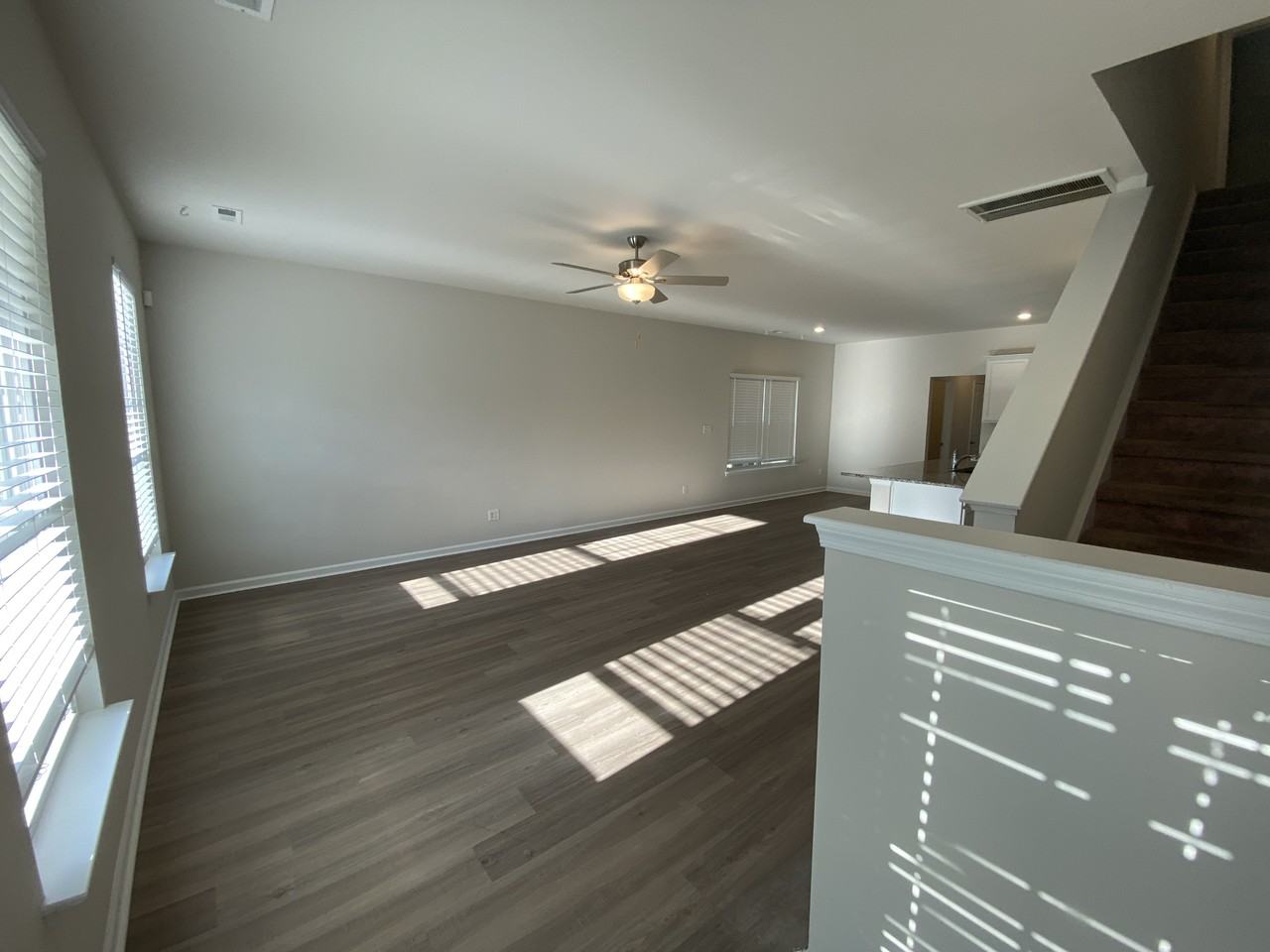 1512 Auckland Ct - Photo 4 of 43