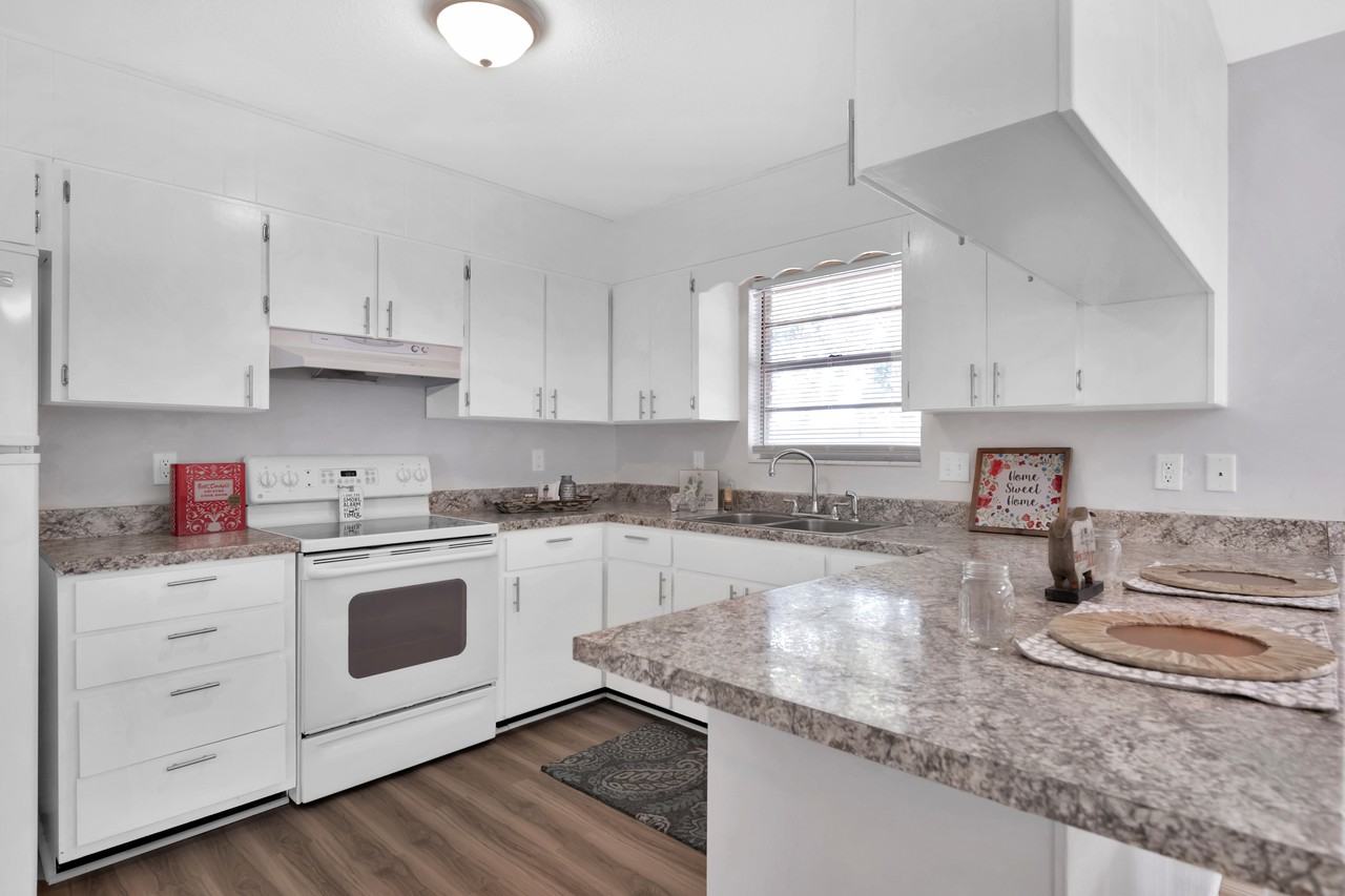 131 Holmes Blvd Nw - Photo 2 of 23