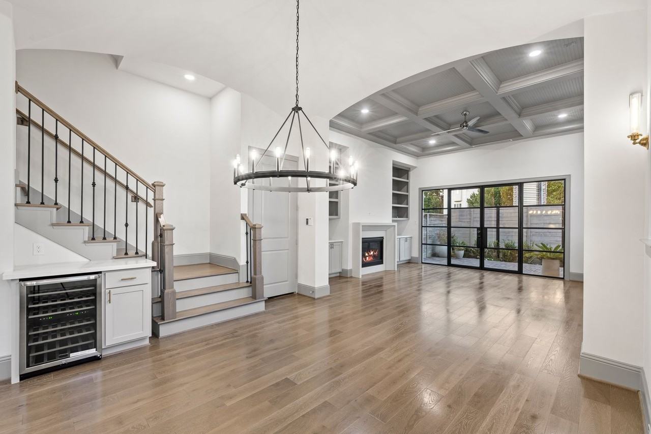 1719 Holman St - Photo 7 of 44