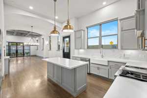 featured image of 1719 Holman St