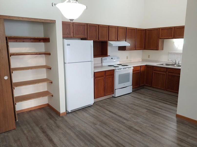 901-931 Owen St - Photo 2 of 21