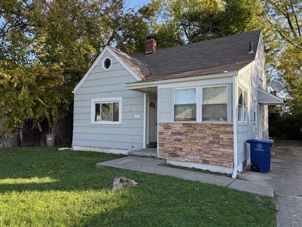 692 S Wheatland Ave - Photo 3 of 35