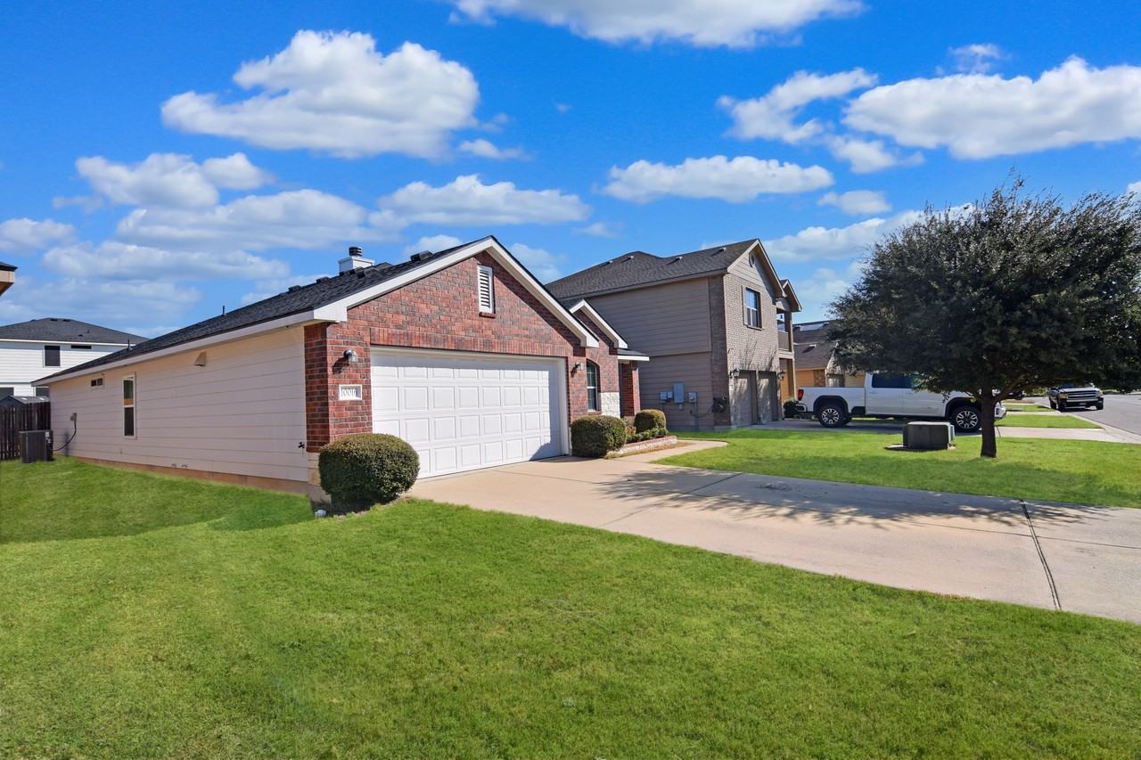 10016 Smock Mill Ln - Photo 2 of 23