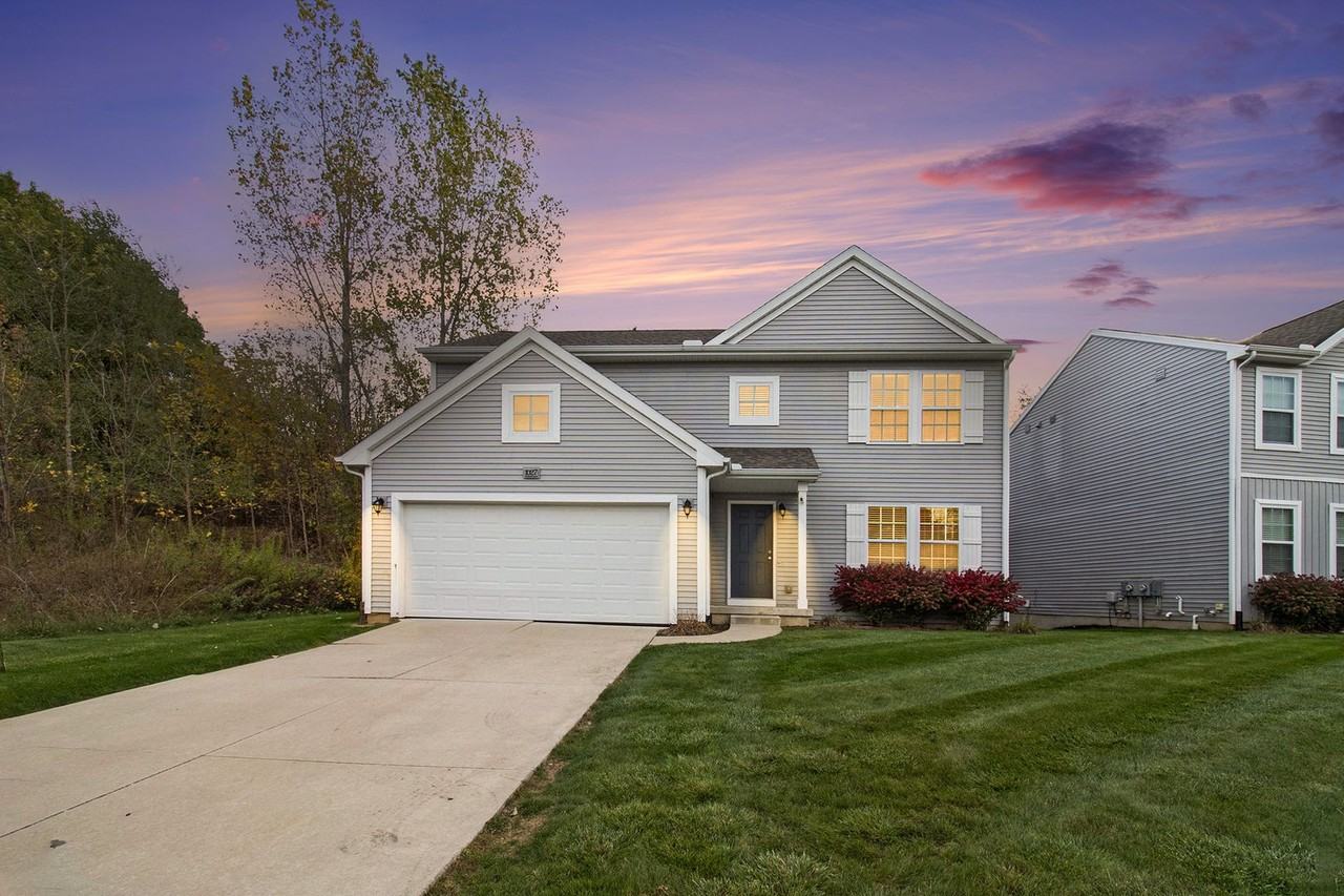 1027 Broken Ridge Dr - Photo 2 of 29