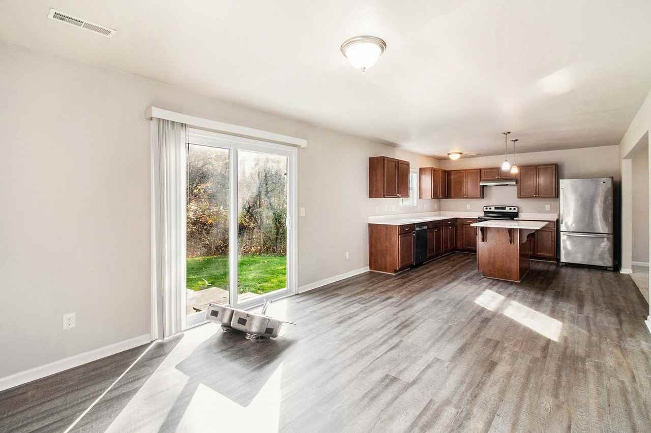 1027 Broken Ridge Dr - Photo 6 of 29