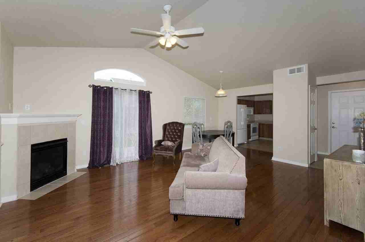 11941 Corbu Hts - Photo 3 of 15