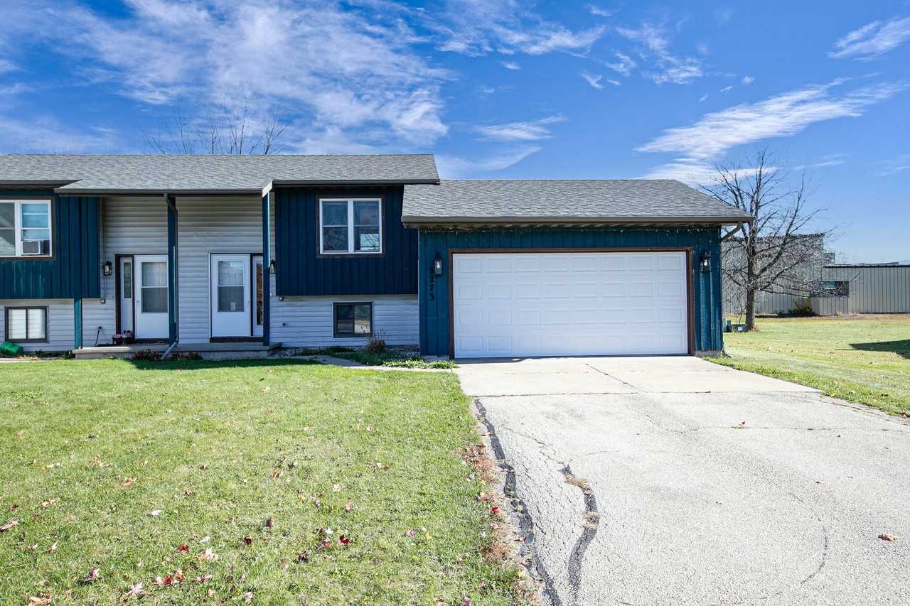 2273 Country Ln - Photo 4 of 36