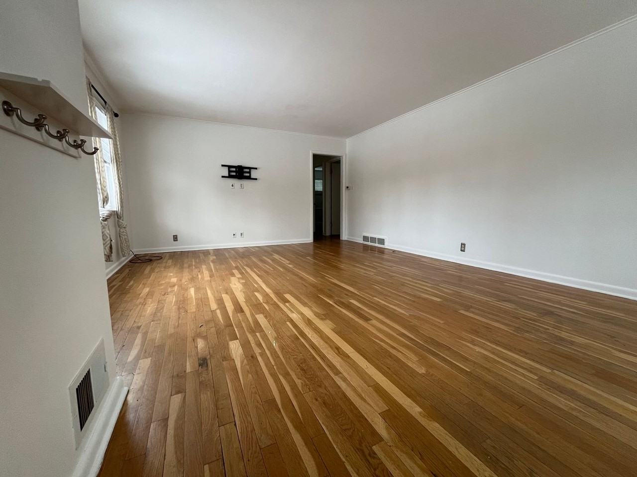 310 30th Street - Photo 3 of 17