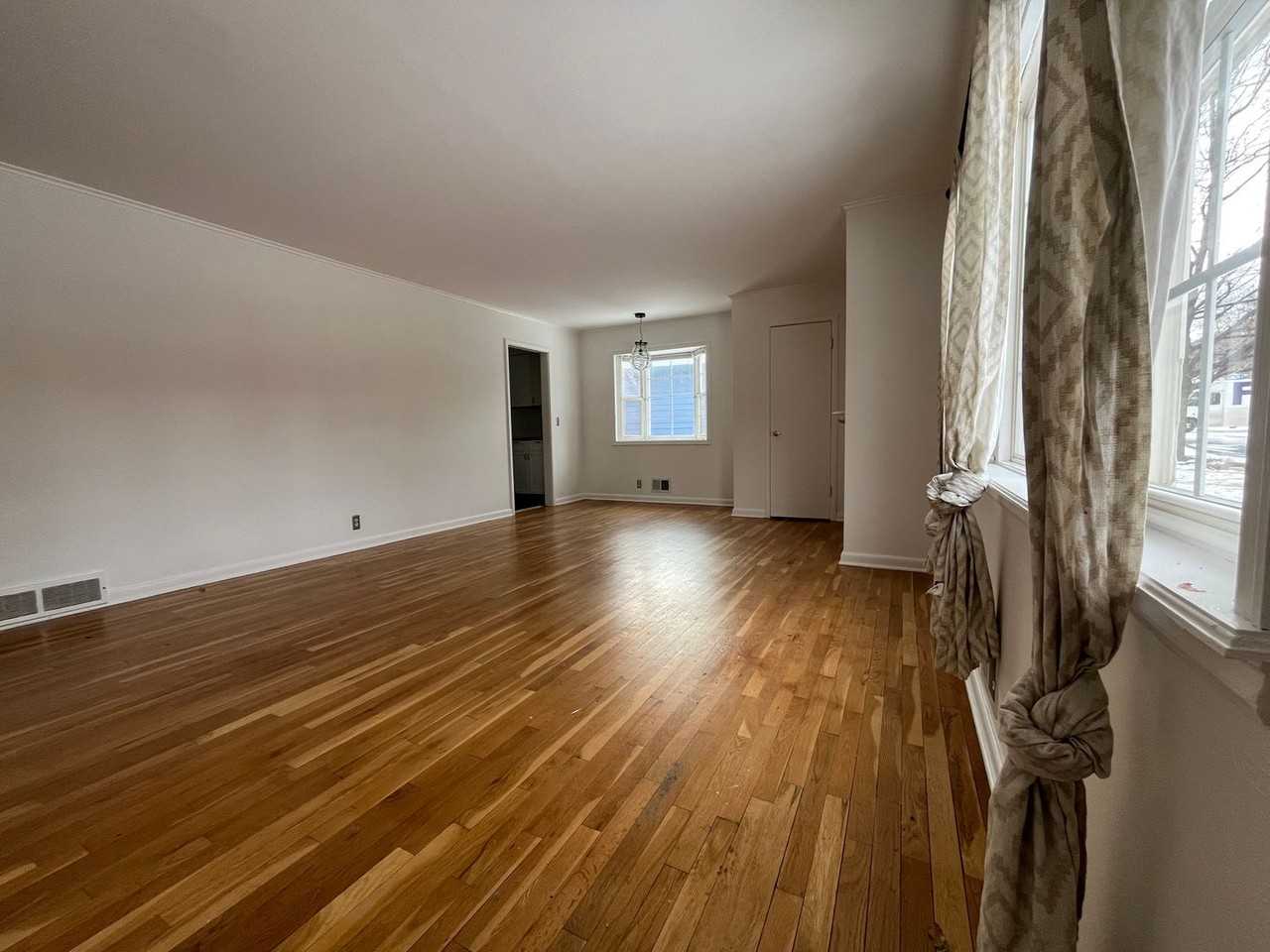 310 30th Street - Photo 4 of 17