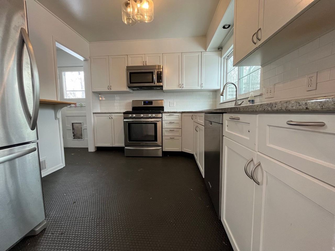 310 30th Street - Photo 6 of 17