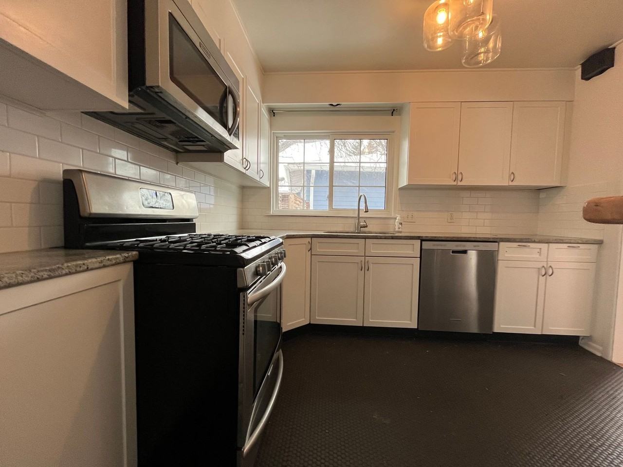 310 30th Street - Photo 7 of 17