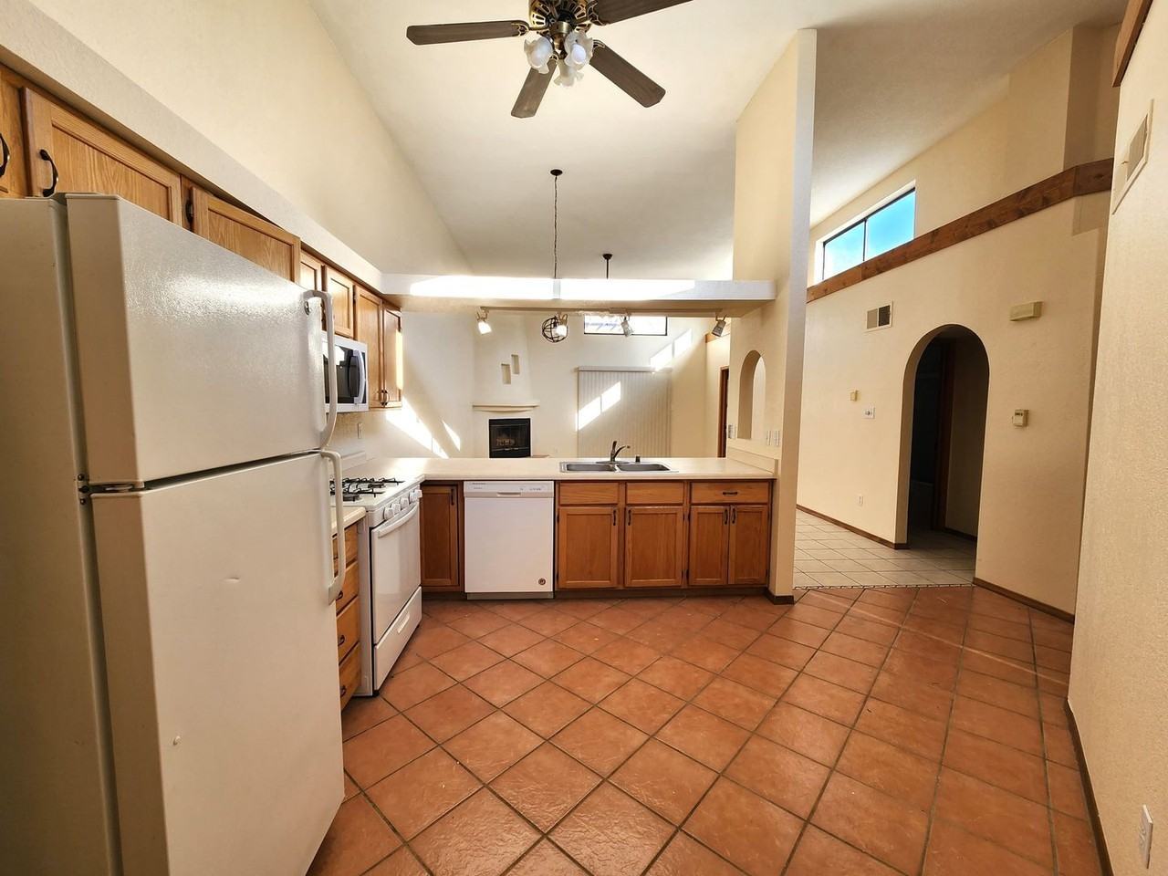 2050 Pinecone Way - Photo 7 of 33